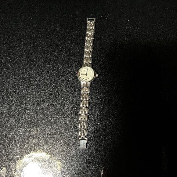 Futura Quartz Ladies Silver Tone Case Link Bracelet Band Watch New Battery